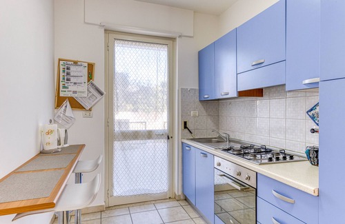Torre San Giovanni Apartment | Apartment 'Appartamento A 100 M Dal Mare' with Air Conditioning