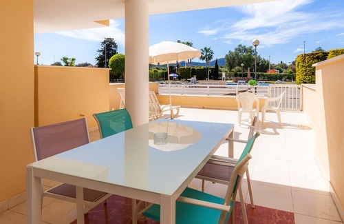 Cala Bona Apartment | Apartment 'Apartamento Espiga' with Shared Pool, Wi-Fi and Air Conditioning