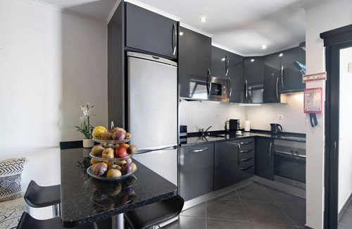 Praia da Rocha Apartment | Apartment 'Apartamento Freire' with Balcony, Wi-Fi and Air Conditioning