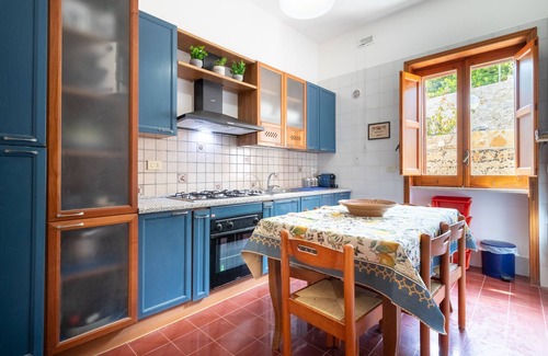Marina Serra Apartment | Apartment 'Appartamento Glicine' with Sea View, Private Terrace and Wi-Fi