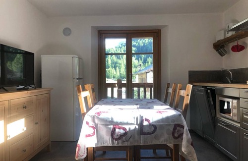 Cogne House | Apartment 'Appartamento 1' with Balcony and Wi-Fi