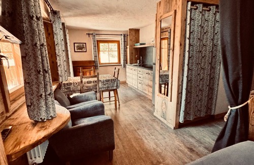 Cogne House | Apartment 'Appartamento 403 Con Sauna Privata' with Wi-Fi