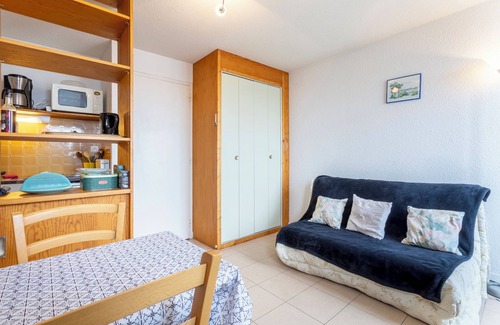 Trevignon Apartment | Apartment 'Appartement Maurice' with Sea View and Balcony