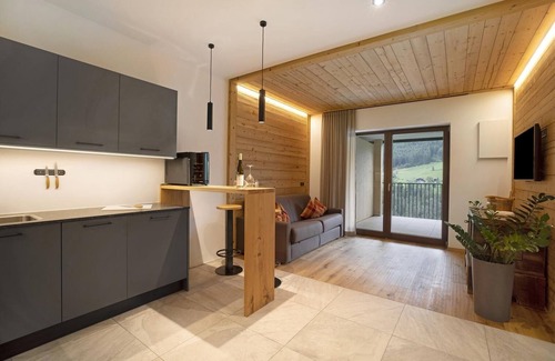 Campo Tures Apartment | Apartment "Archehof Hochzirm Lodge Johanna" with Mountain View, Sauna & Terrace