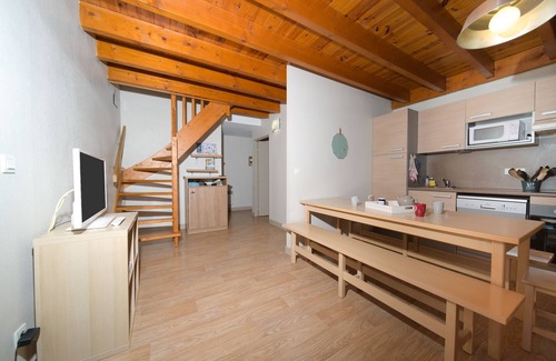 Arreau Apartment | Apartment 'Arreau'xygène Duplex 7-9pers' with Mountain View, Shared Pool and Wi-Fi