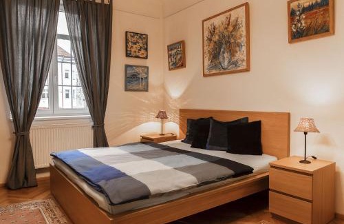 Prague 10 Apartment | Apartment Art Lounge by Interhome