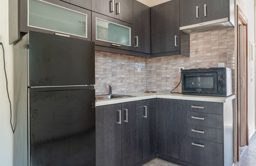 Salamis Apartment | Apartment 'Artemis' with Sea View, Wi-Fi and Air Conditioning