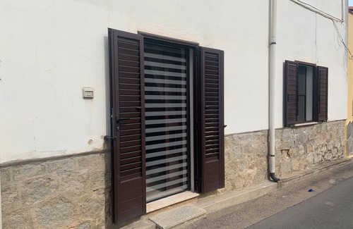 Arbatax Apartment | Apartment 'Assunta' with Wi-Fi and Air Conditioning