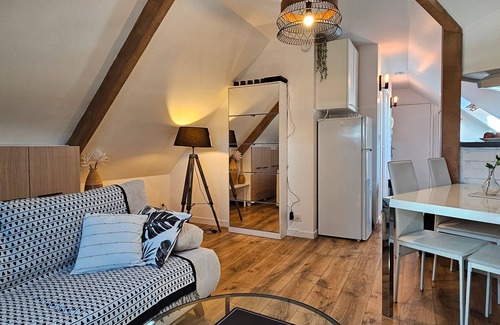 Berric Apartment | Apartment 'Au Cœur Du Village' with Wi-Fi