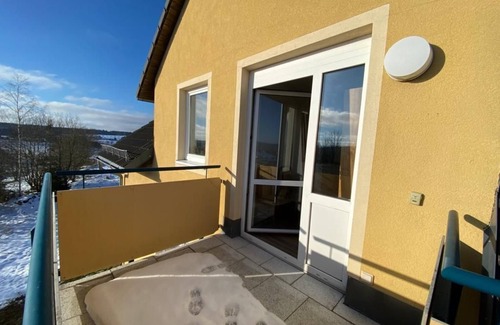 Schoenheide Apartment | Apartment "Auersbergblick" with balcony for hiking, cross-country skiing, biking and saunas