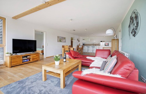 Wangen im Allgaeu Apartment | Apartment 'Auf Dem Haldershof Og' with Mountain View, Private Terrace and Wi-Fi