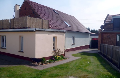 Sallgast Apartment | Apartment 'Auszeit Landleben' with Shared Terrace, Shared Garden and Wi-Fi