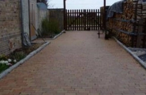 Sallgast Apartment | Apartment 'Auszeit Landleben' with Shared Terrace, Shared Garden and Wi-Fi