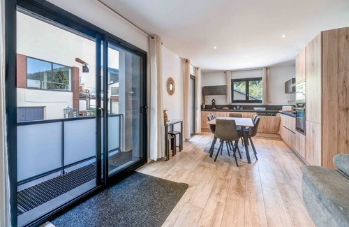 Ax-les-Thermes Apartment | Apartment 'Aux Pieds Des Pistes - Appt A' with Mountain View, Wi-Fi and Air Conditioning