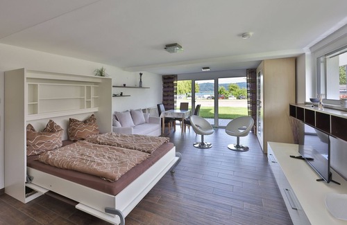 Bodman-Ludwigshafen Apartment | Apartment 'Bodanrück, 45qm' with Lake View, Private Terrace and Wi-Fi