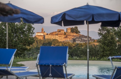 Civitella Paganico Apartment | Apartment B with Pool San Ansano