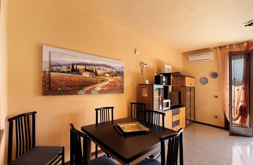 Desenzano del Garda Apartment | Apartment 'Brezza Del Lago' with Lake View, Wi-Fi and Air Conditioning