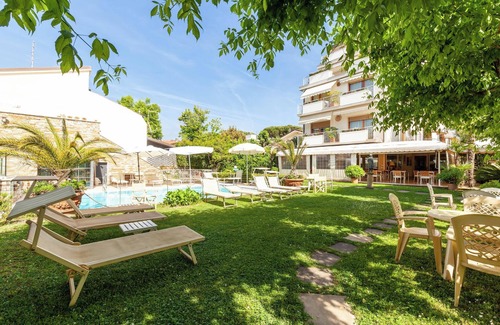 Lido di Camaiore Apartment | Apartment 'Bacco' with Sea View, Terrace & Wi-Fi
