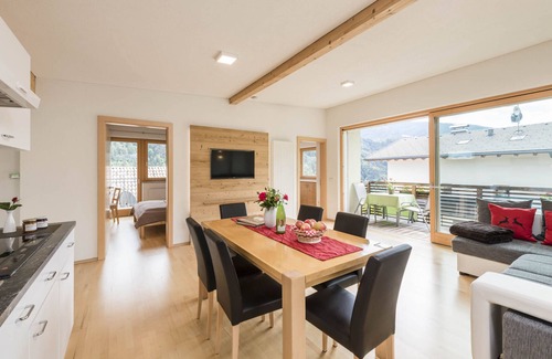 Feldthurns Apartment | Apartment 'Bachmannhof Lavendel' with Shared Pool, Private Terrace and Wi-Fi