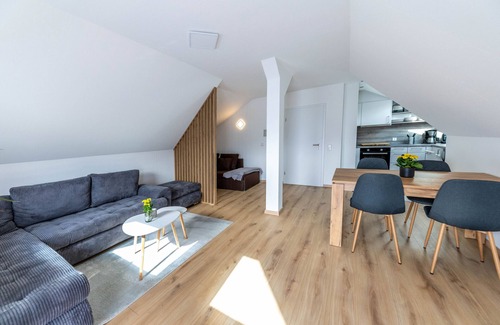 Lenzkirch Apartment | Apartment 'Bähnleradweg' with Balcony and Wi-Fi