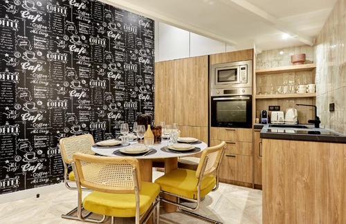 17th Arrondissement Apartment | Apartment Batignolle Montmartre by Studio prestige