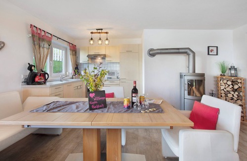 Hoechenschwand Apartment | Apartment 'Bäumchen' with Mountain View, Shared Terrace and Wi-Fi