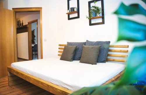 Pfaffenhofen an der Ilm Apartment | Apartment Bavaria - Zentral mit Stellplatz, Küche & Netflix