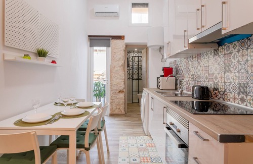 San Anton Apartment | Apartment "Bel Rustique" with Private Garden & Wi-Fi