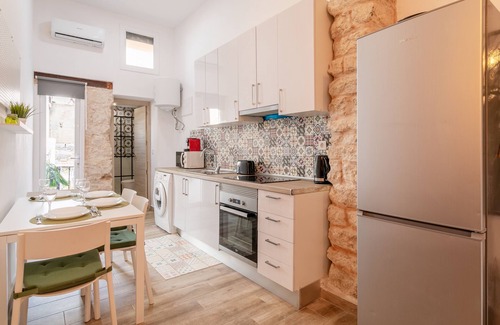 San Anton Apartment | Apartment "Bel Rustique" with Private Garden & Wi-Fi