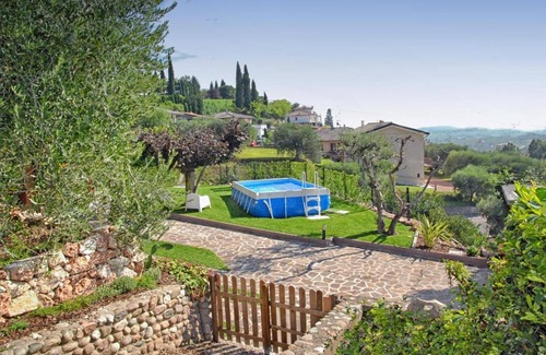 Cavaion Veronese Apartment | Apartment 'Belvedere Ceriel' with Lake View, Wi-Fi and Air Conditioning