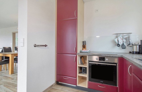 Waggershausen Apartment | Apartment 'Bergblick' with Shared Terrace, Shared Garden and Wi-Fi