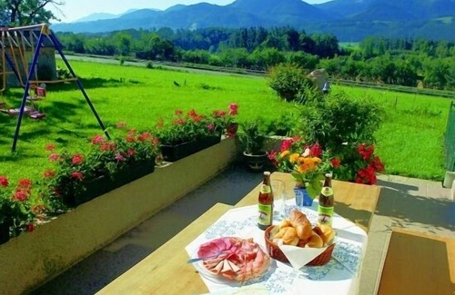 Grabenstatt Apartment | Apartment Bergblick, upper floor, 50 sqm, 2 - 5 pers., 2 sep. Bedroom, balcony