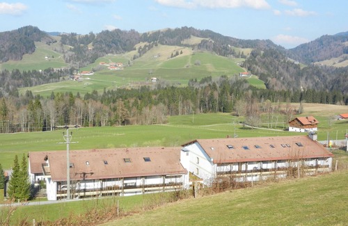 Steibis Apartment | Apartment 'Bergfrieden' with Private Terrace and Wi-Fi