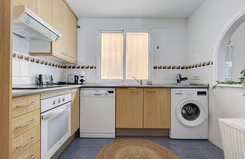 Buenas Noches Apartment | Apartment "Bermuda Beach 1" with Sea View, Shared Pool & Wi-Fi