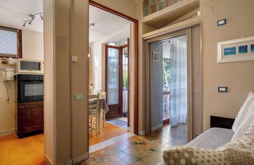 Marina di Carrara Apartment | Apartment 'Best Relax Home Marina Di Carrara' with Balcony, Wi-Fi and Air Conditioning