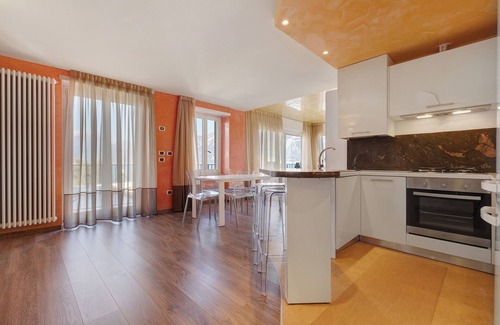 Brenzone sul Garda Apartment | Apartment 'Bianca' with Lake View, Wi-Fi and Air Conditioning