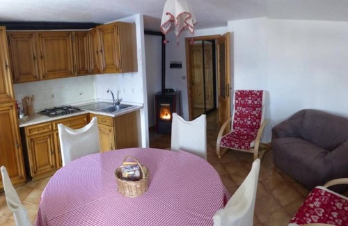 Aymavilles Apartment | Apartment 'Bilocale Vista Monte Bianco' with Mountain View, Shared Garden and Balcony
