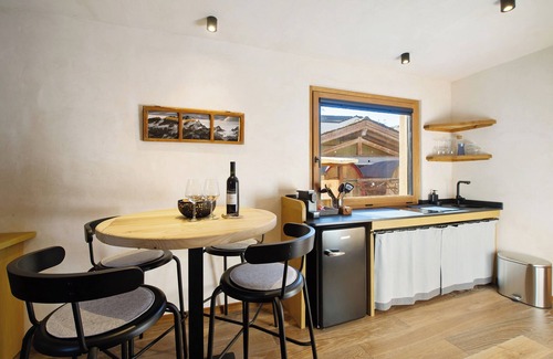 Aymavilles Apartment | Apartment 'Bilocale' with Mountain View, Balcony and Wi-Fi