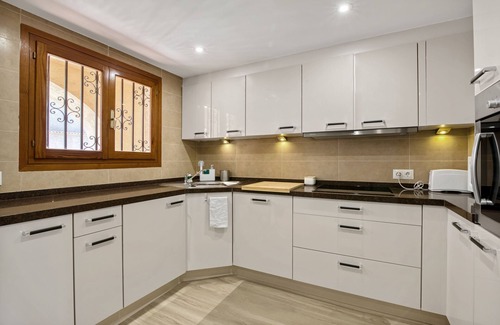 Altea la Vella Apartment | Apartment 'Blue Greenwich Port' with Shared Pool, Wi-Fi and Air Conditioning