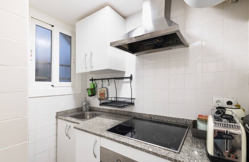 El Coll Apartment | Apartment "Bonito Piso Cerca de Park Guell" with Wi-Fi & A/C
