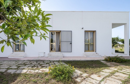 Giurdignano Apartment | Apartment 'Borgo Borgia - Casa Del Oliandolo' with Shared Pool, Wi-Fi and Air Conditioning