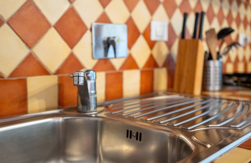 Santa Reparata Apartment | Apartment 'Borraggio' with Shared Pool, Shared Garden and Wi-Fi