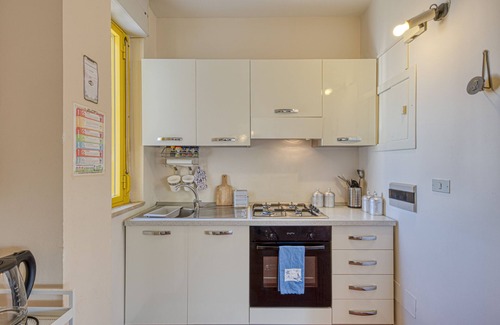 Santa Maria di Leuca Apartment | Apartment 'Bouganville' with Sea View, Wi-Fi and Air Conditioning