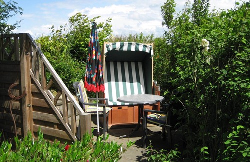 Nordstrand Apartment | Apartment 'Brauer' with Private Terrace and Wi-Fi