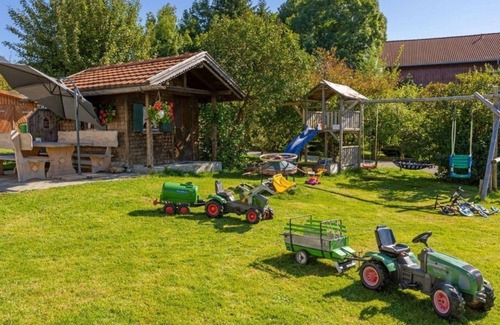 Nesselwang Apartment | Apartment Breitenberg, 2 bedrooms, shower/toilet - Veiter-Hof, farm