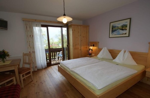Nussdorf am Attersee Apartment | Apartment Buche - organic farm family Nußbaumer