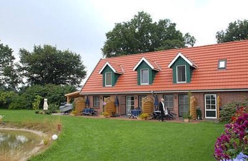 Westerstede Apartment | Apartment Burgforde - holiday home in the countryside