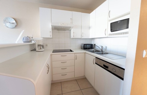 Oostduinkerke-Bad Apartment | Apartment by Belgian Coast with Sun Terrace