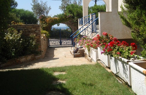 Marmari Apartment | apartment by the sea