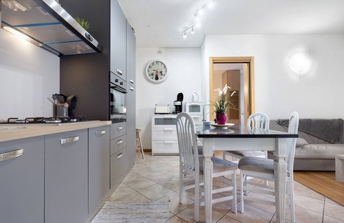 Pregasio Apartment | Apartment "Casa Lucy" with Lake View, Shared Pool & Wi-Fi